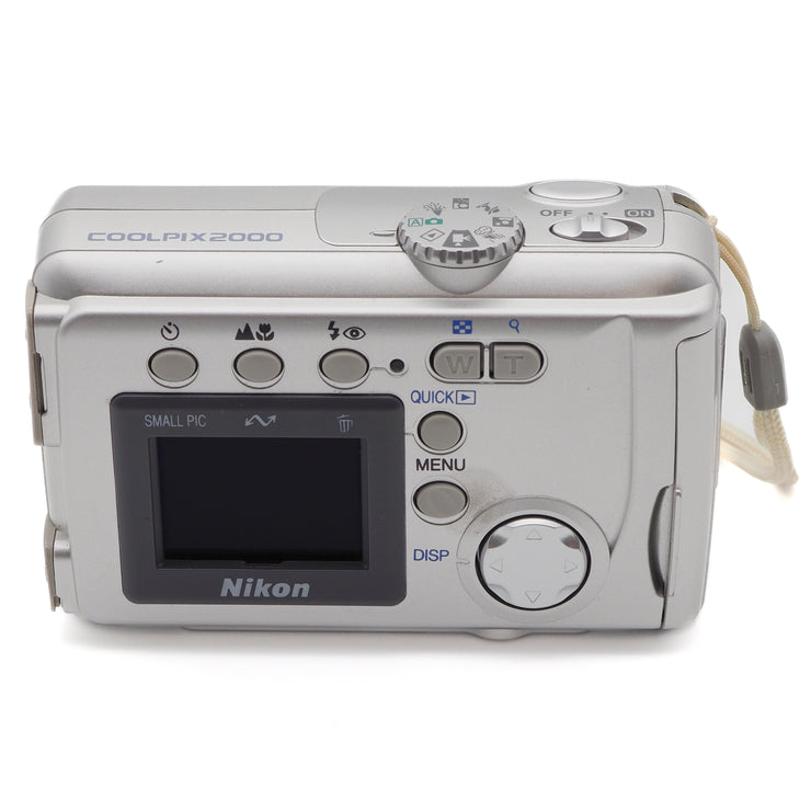 Nikon Coolpix 2000 Digital Point & Shoot Camera