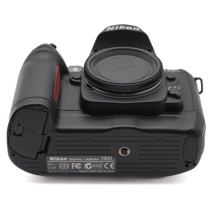 Nikon D100 APS-C DSLR Camera