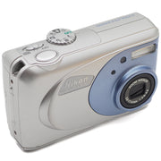 Nikon Coolpix 2000 Digital Point & Shoot Camera