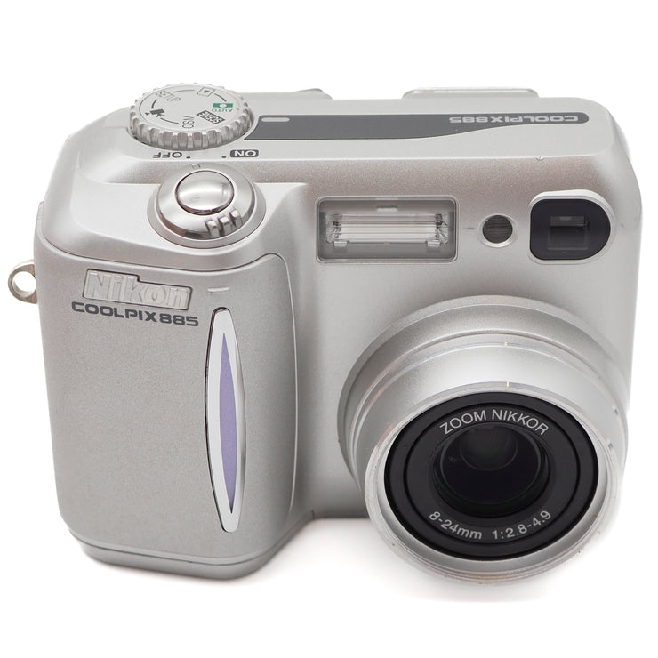 Nikon Coolpix 885 Digital Point & Shoot Camera