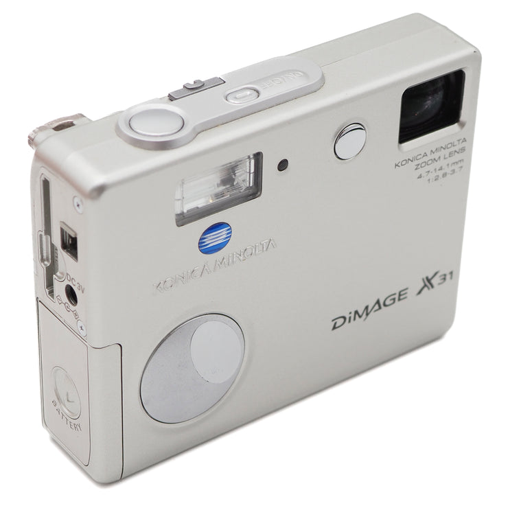 Konica Minolta Dimage X31 Digital Point & Shoot Camera