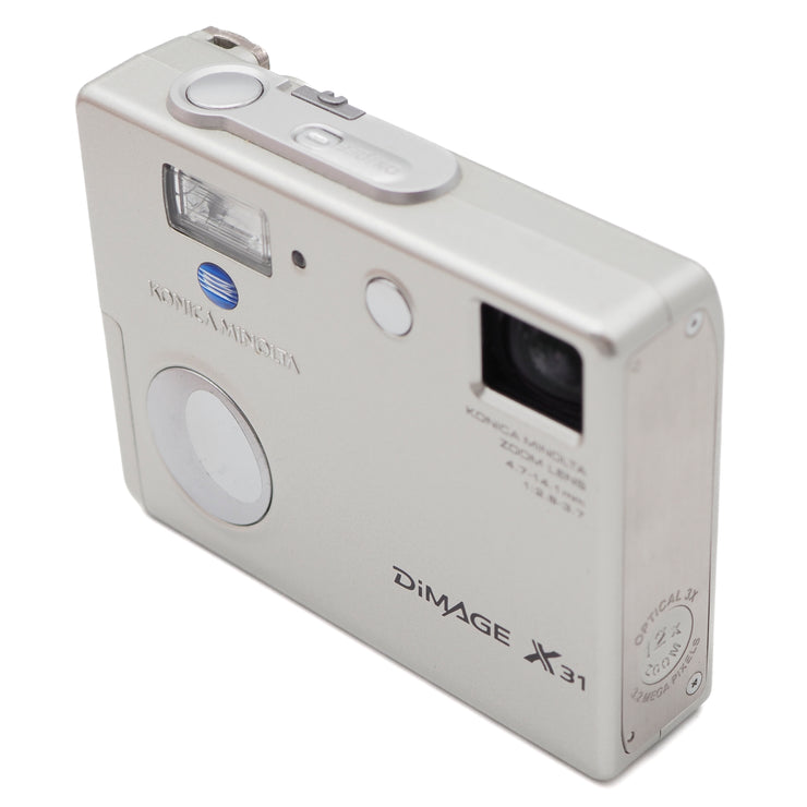 Konica Minolta Dimage X31 Digital Point & Shoot Camera