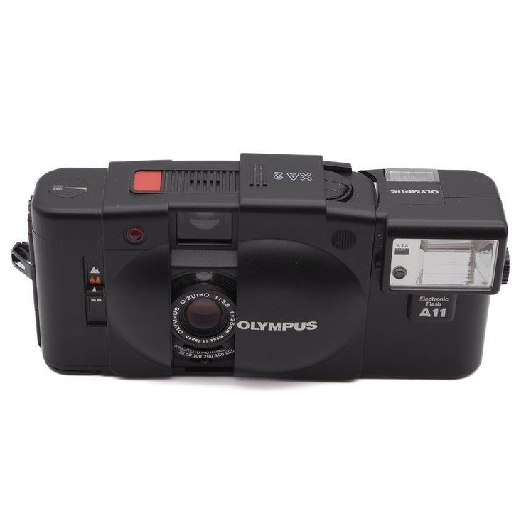 Olympus XA2 35mm Camera Set (Olympus A11 Flash)