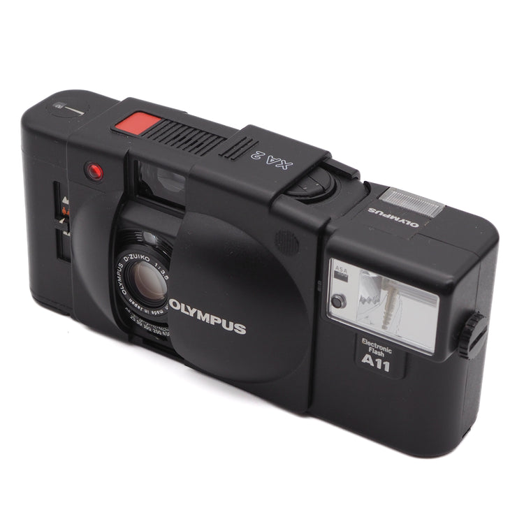Olympus XA2 35mm Camera Set (Olympus A11 Flash)