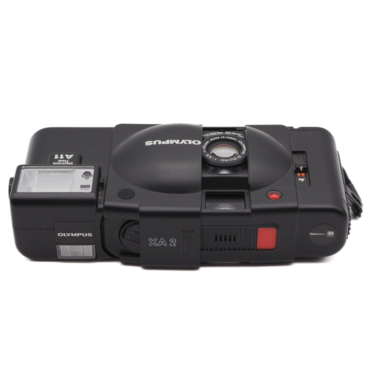 Olympus XA2 35mm Camera Set (Olympus A11 Flash)