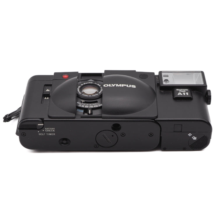Olympus XA2 35mm Camera Set (Olympus A11 Flash)