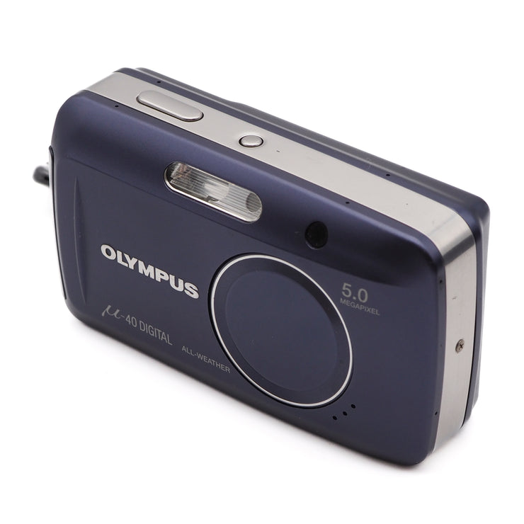 Olympus μ-40 (mju) Digital Point & Shoot Camera